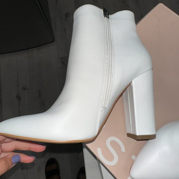 NWT - JustFAb Rosamund Block Heeled Bootie - Picture 4 of 5